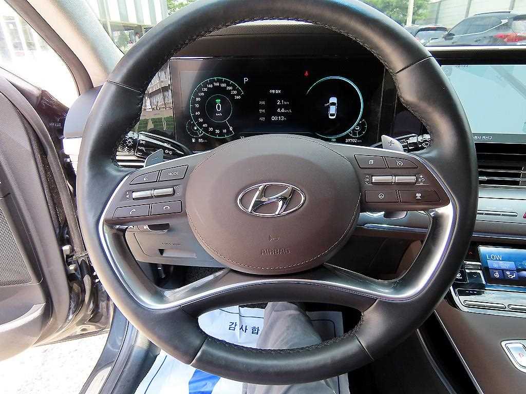 HYUNDAI Grandeur - Vista 10