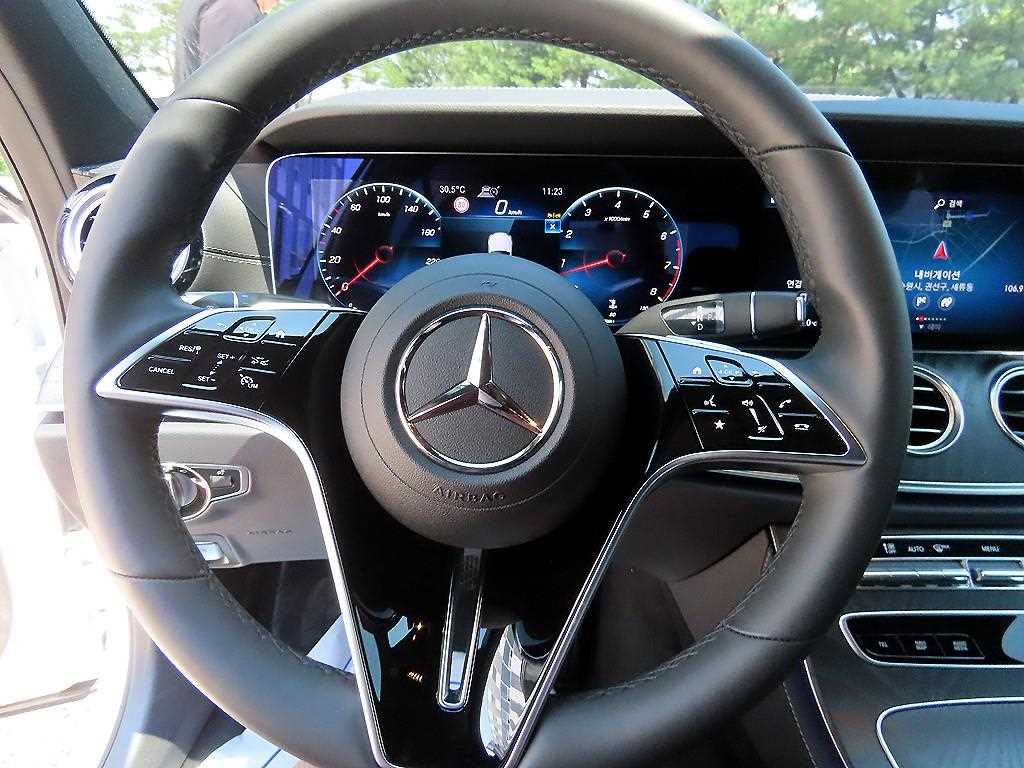 Mercedes Benz E class - Vista 10