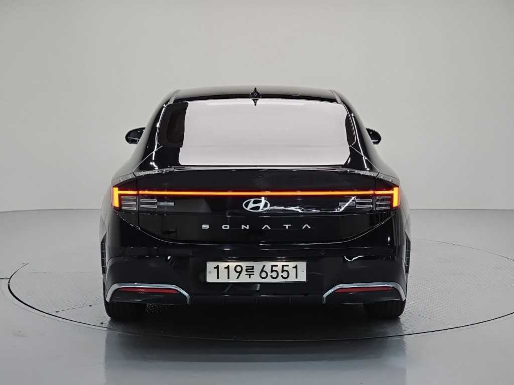 HYUNDAI Sonata - Vista 3