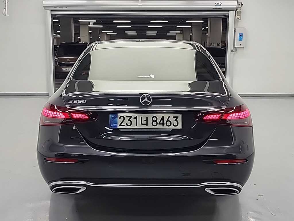 Mercedes Benz E class - Vista 6