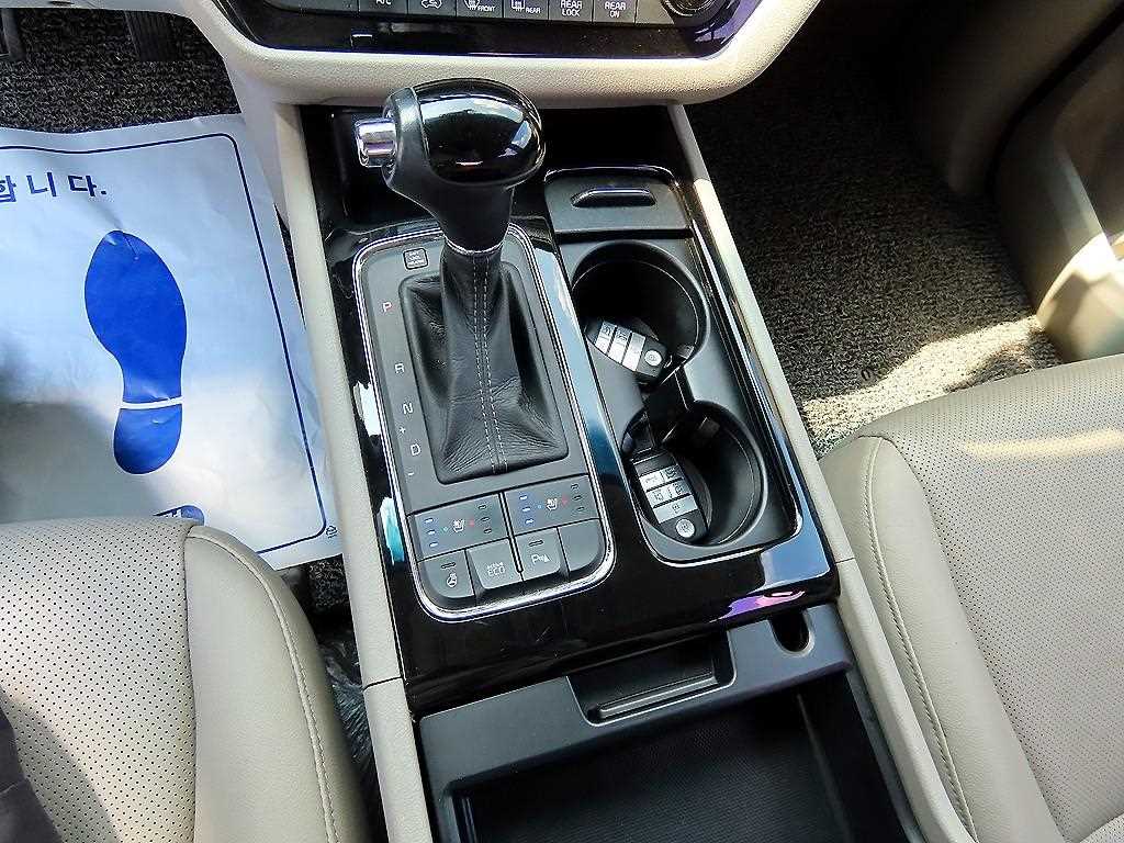 KIA Carnival 2016 Gris - Importación desde Corea - HF Imports Iquique - Foto 13