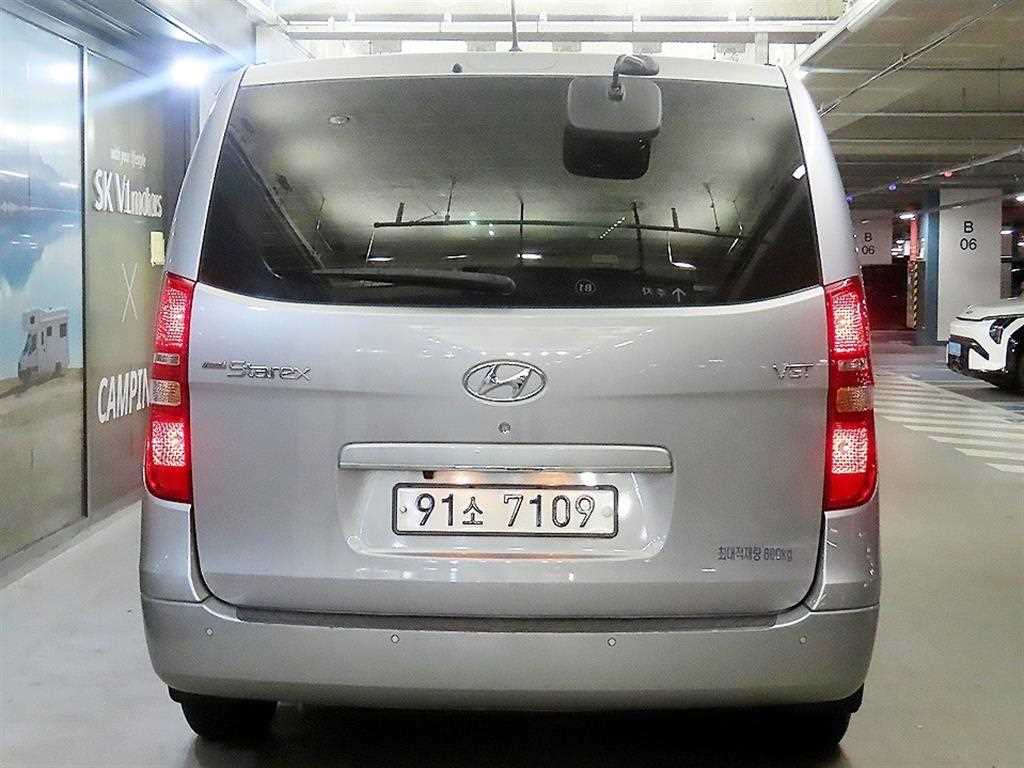 HYUNDAI Starex - Vista 7