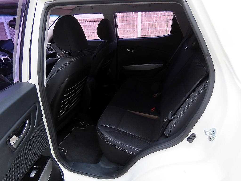 Ssangyong Tivoli - Vista 8