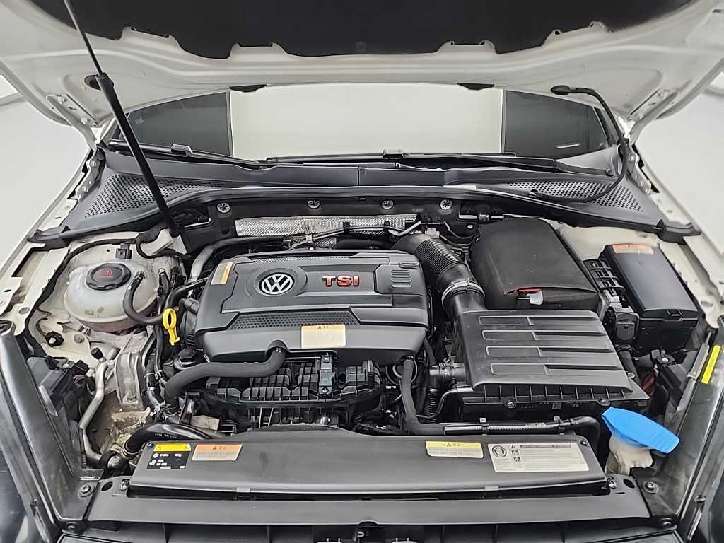 Volkswagen Golf - Vista 7
