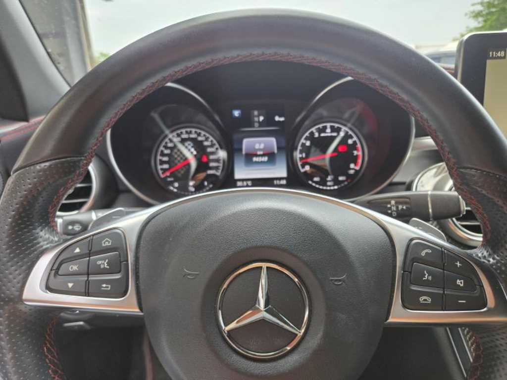 Mercedes Benz C Class - Vista 9