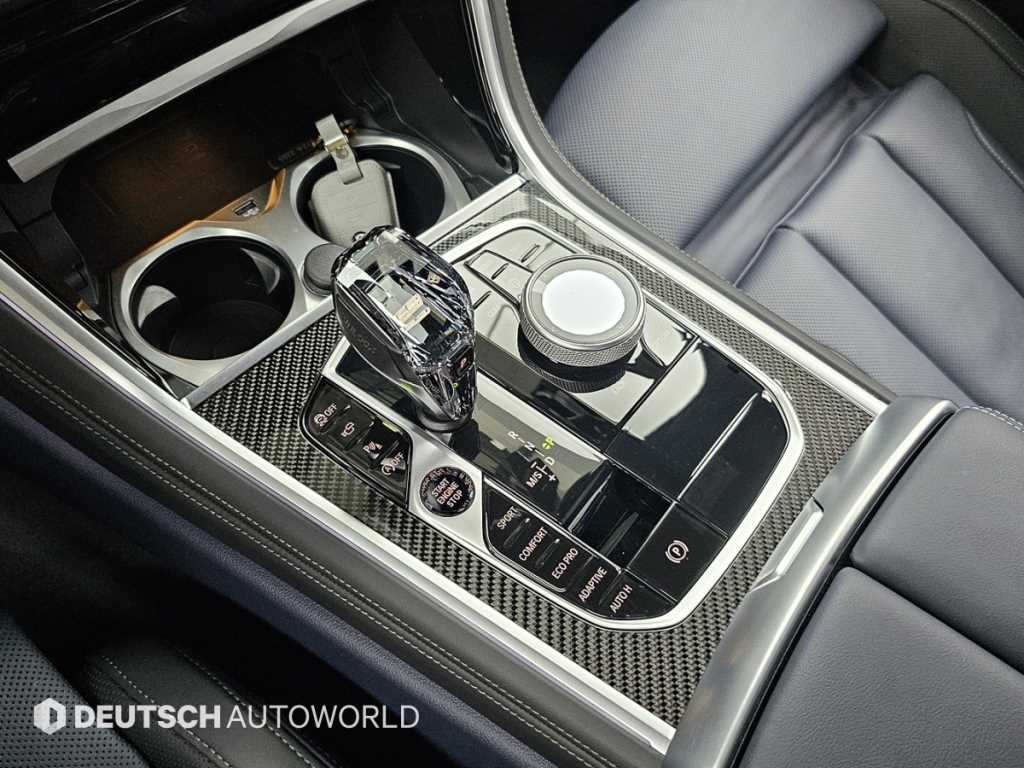 BMW 8 Series - Vista 9
