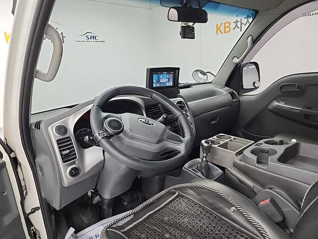 Small Truck Normal Box(Low Deck) - Vista 8