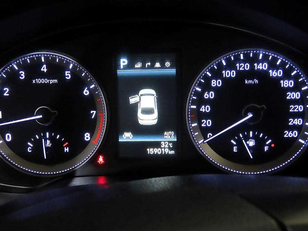 HYUNDAI Grandeur - Vista 11