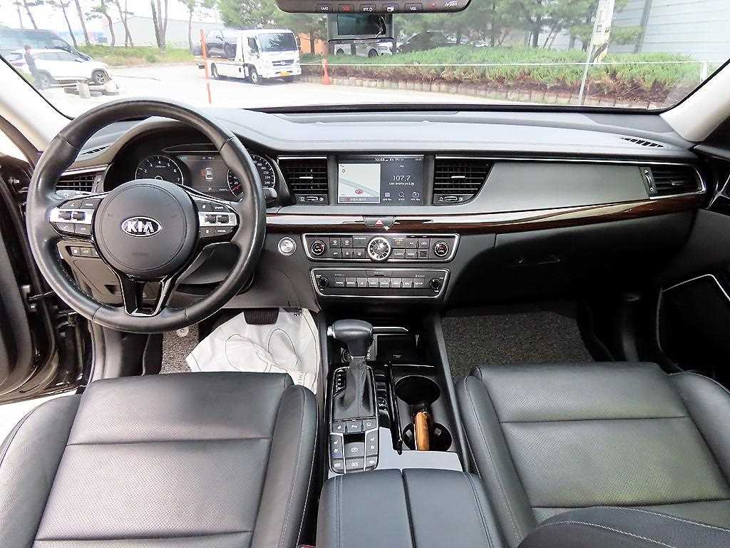 KIA K7 - Vista 9