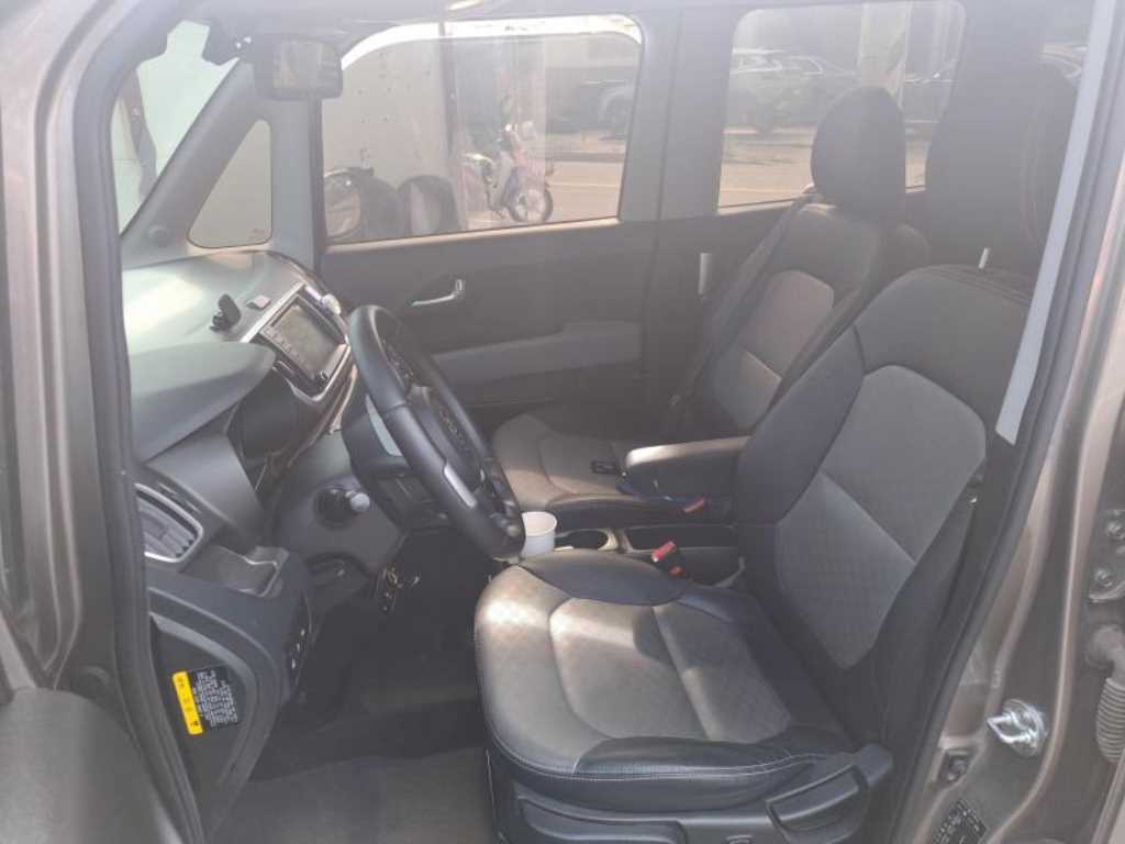 KIA Ray - Vista 8