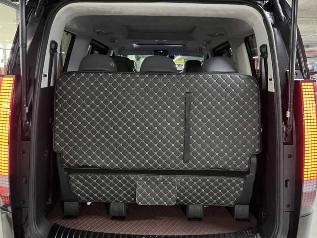 HYUNDAI Staria - Vista 6