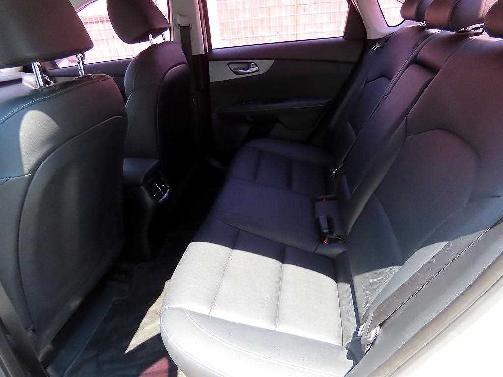 KIA K3 - Vista 8