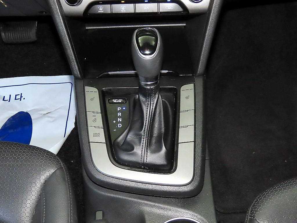 HYUNDAI Avante 2015 Blanco - Importación desde Corea - HF Imports Iquique - Foto 14