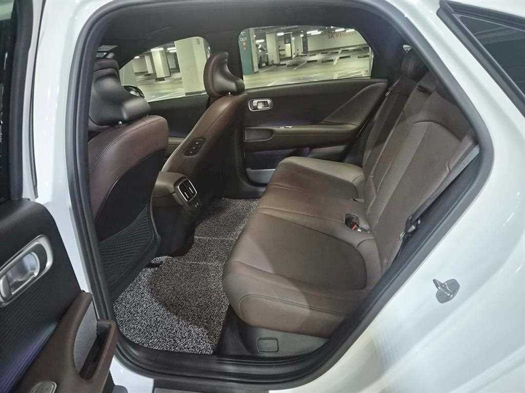HYUNDAI Ioniq 6 - Vista 9