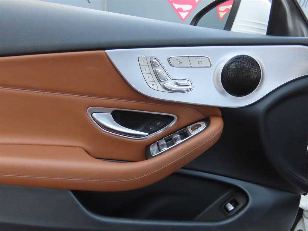 Mercedes Benz C Class 2018 Blanco - Importación desde Corea - HF Imports Iquique - Foto 18