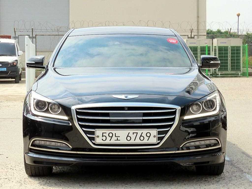 HYUNDAI Genesis