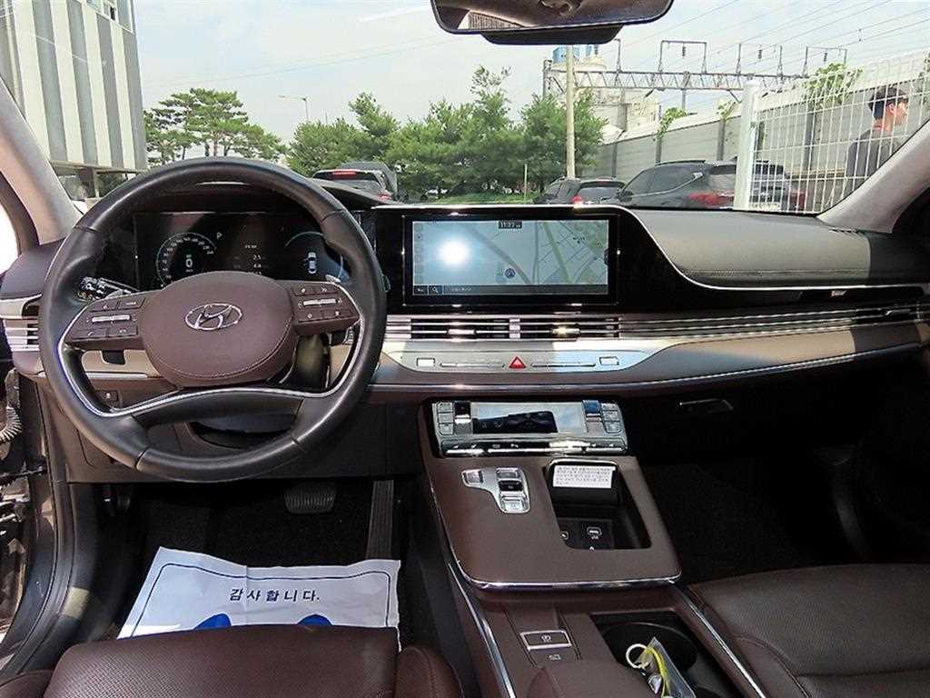 HYUNDAI Grandeur - Vista 9