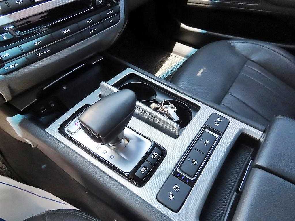 Genesis G80 - Vista 10