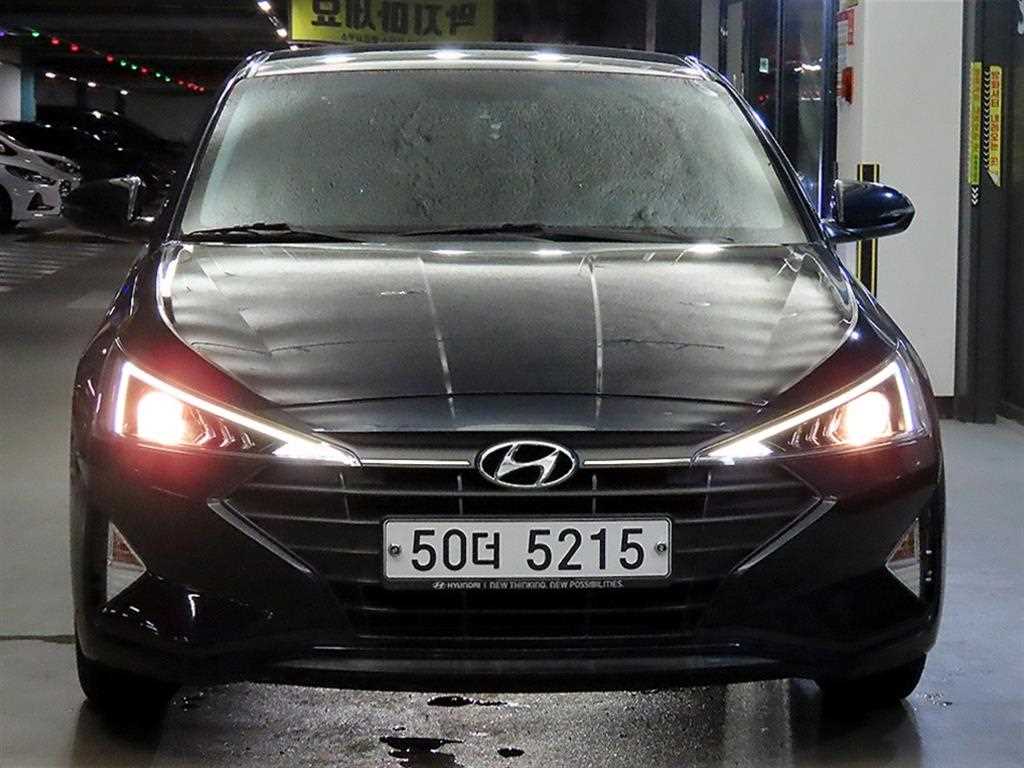 HYUNDAI Avante - Vista 2