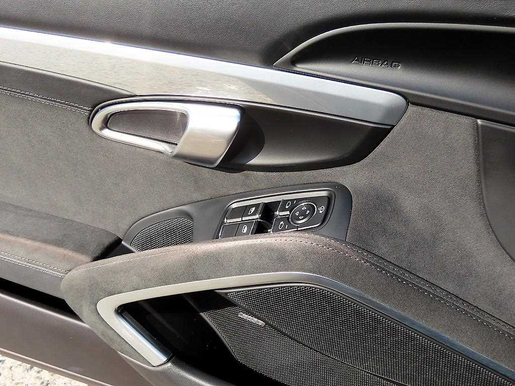Porsche 718 - Vista 12