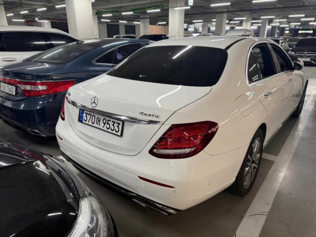Mercedes Benz E class - Vista 2