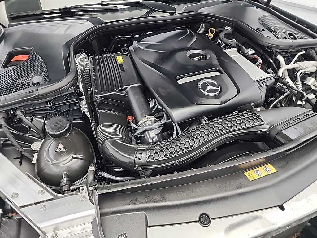 Mercedes Benz E class - Vista 8