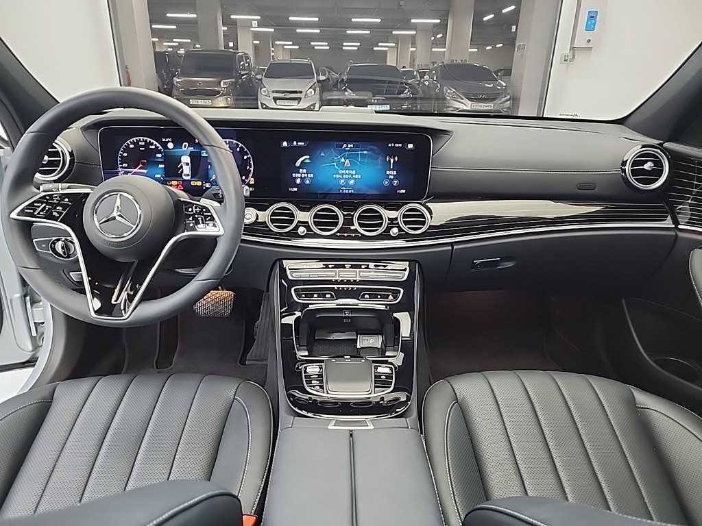 Mercedes Benz E class - Vista 10