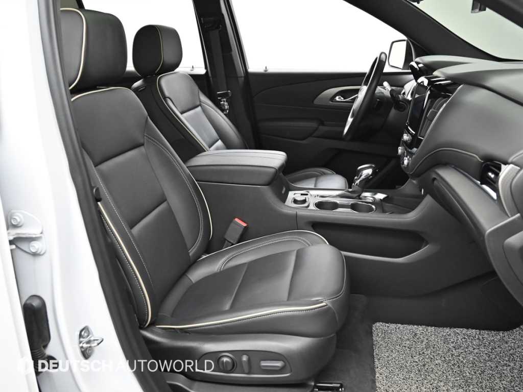 Chevrolet Travers - Vista 12