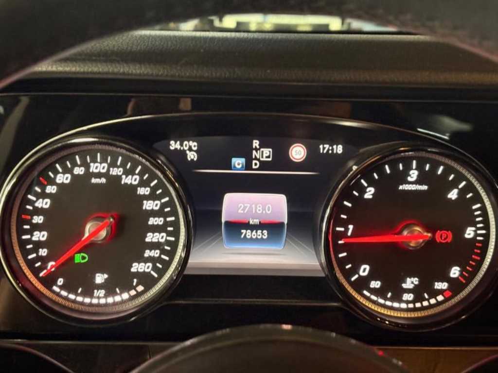Mercedes Benz E class - Vista 10