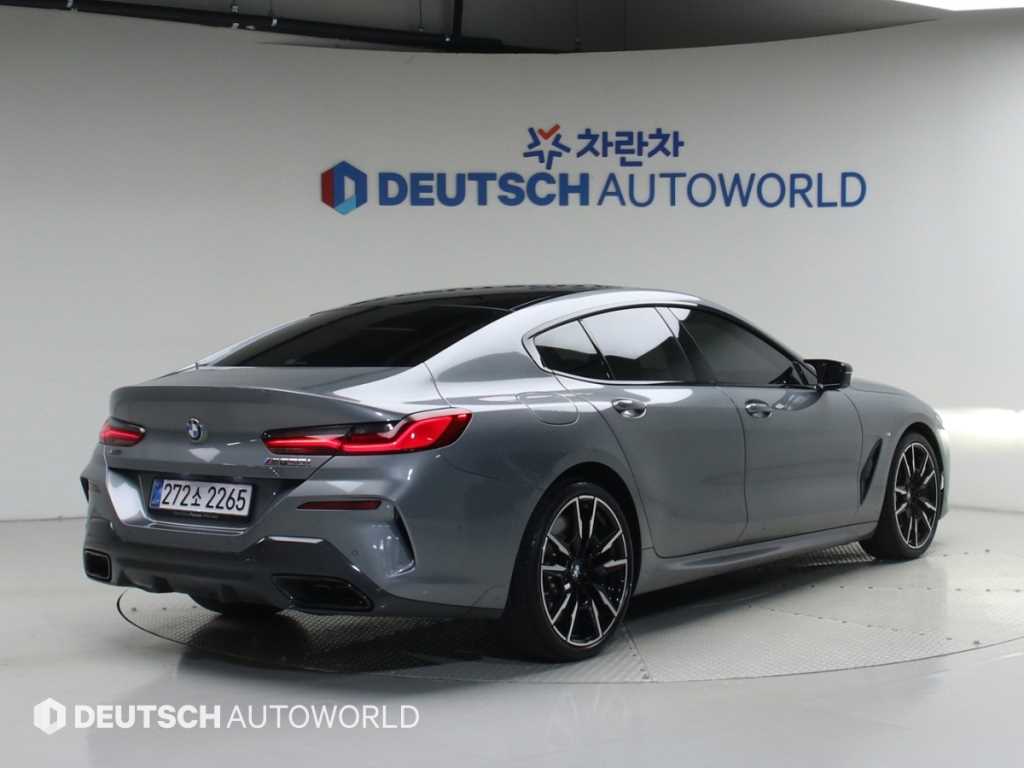 BMW 8 Series - Vista 2