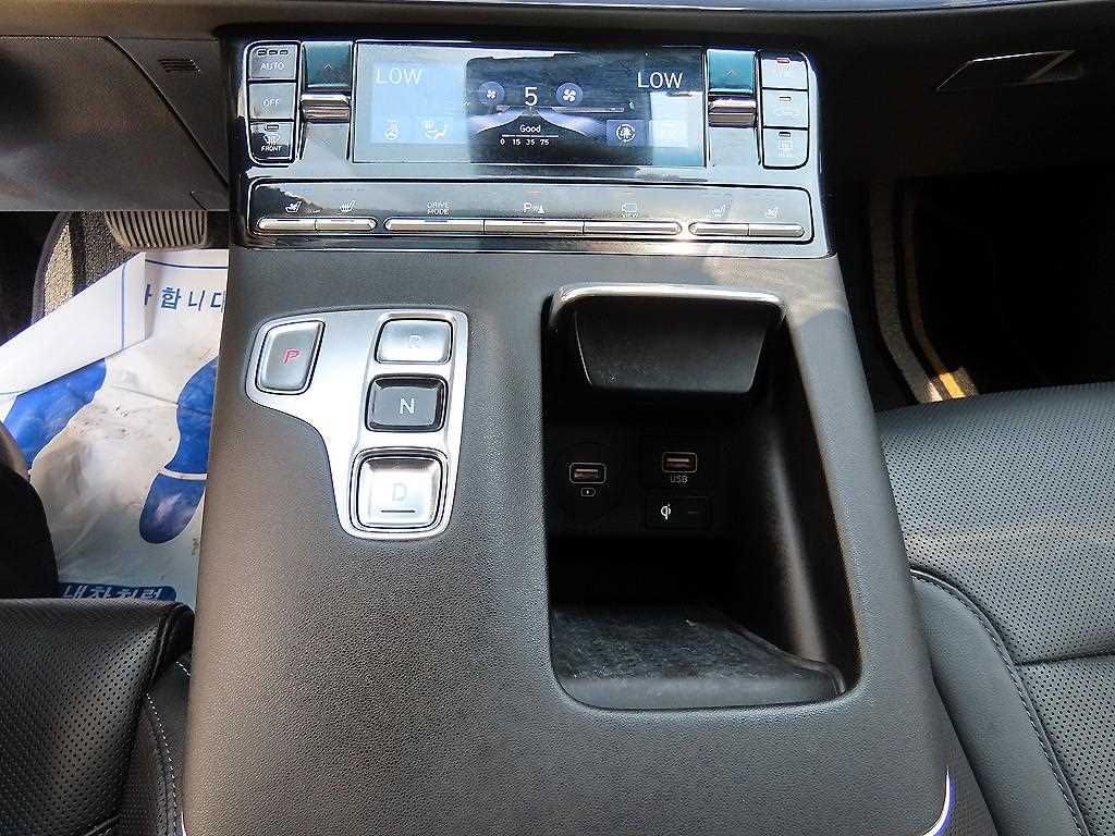 HYUNDAI Grandeur - Vista 12