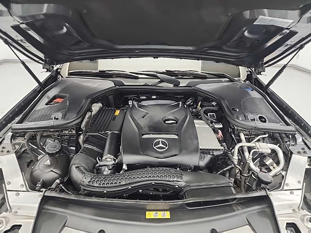 Mercedes Benz E class - Vista 7