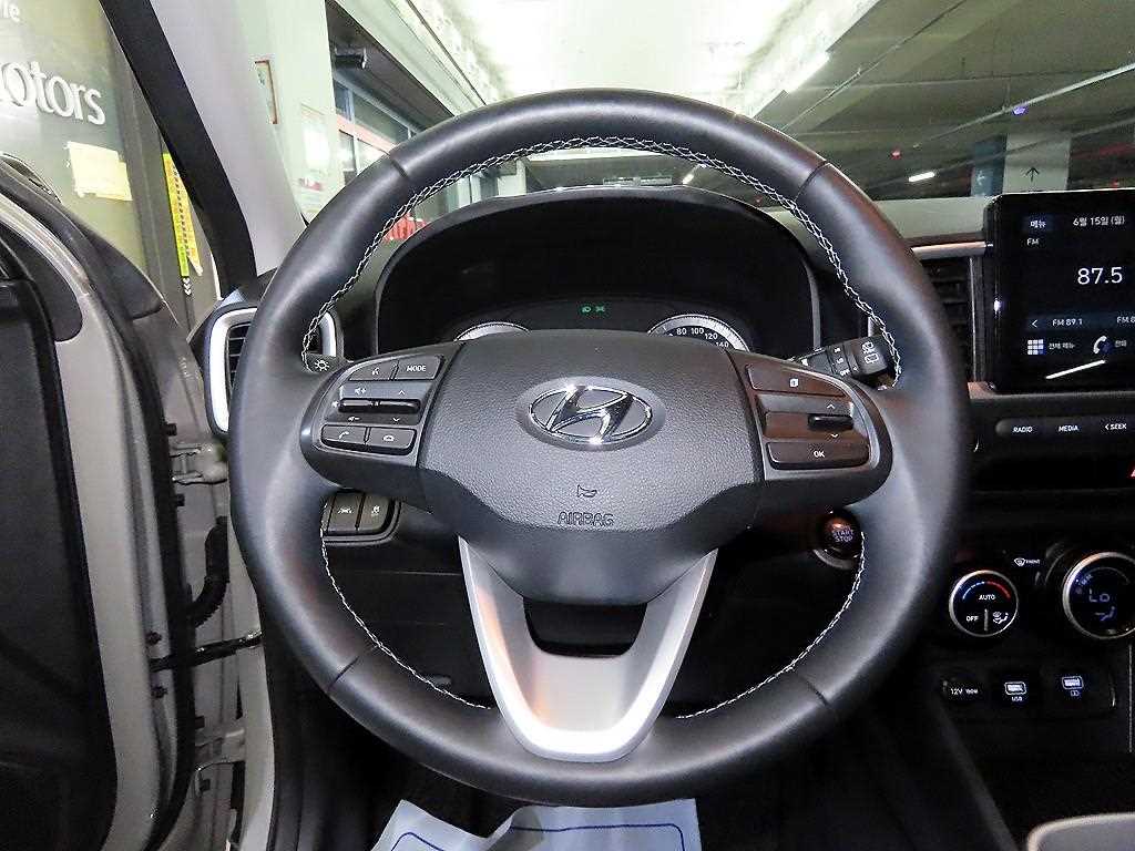 HYUNDAI Venue - Vista 10