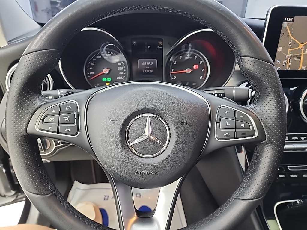 Mercedes Benz C Class - Vista 12