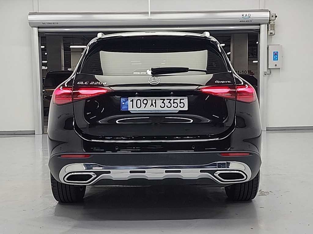 Mercedes Benz GLC Class - Vista 3