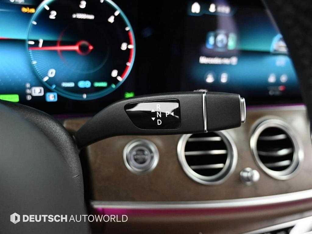 Mercedes Benz E class - Vista 11