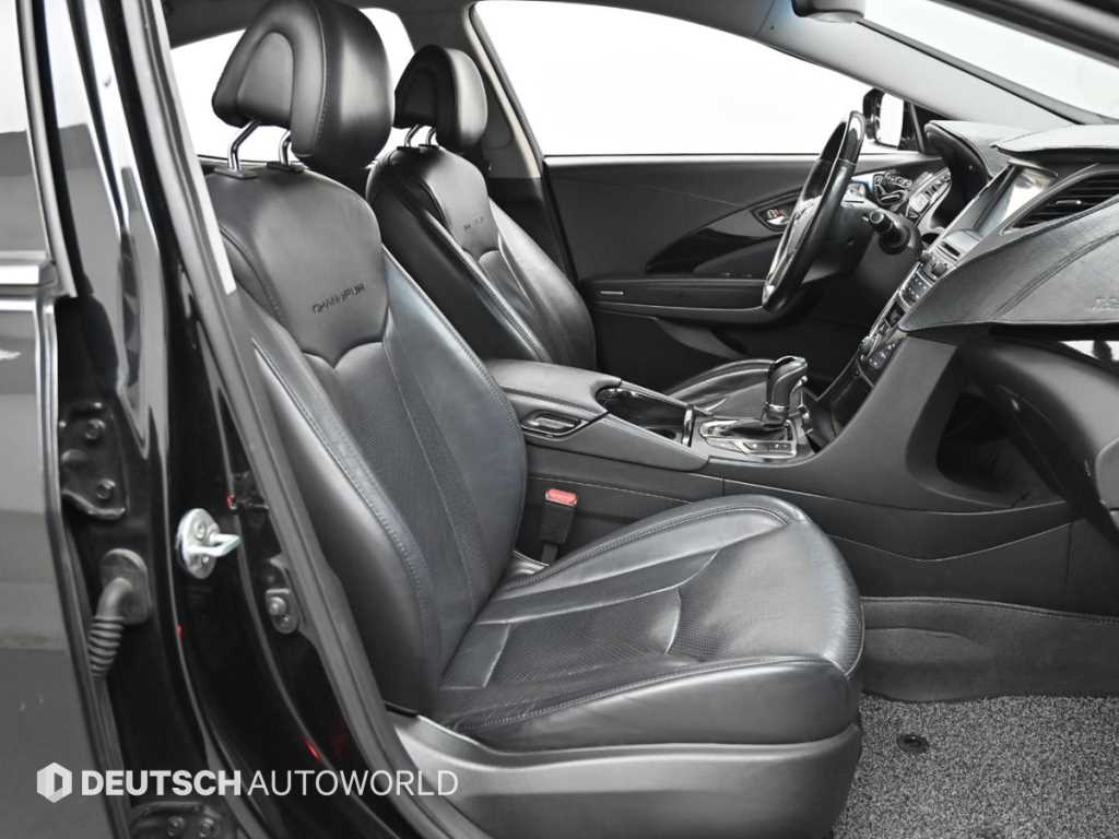 HYUNDAI Grandeur - Vista 12