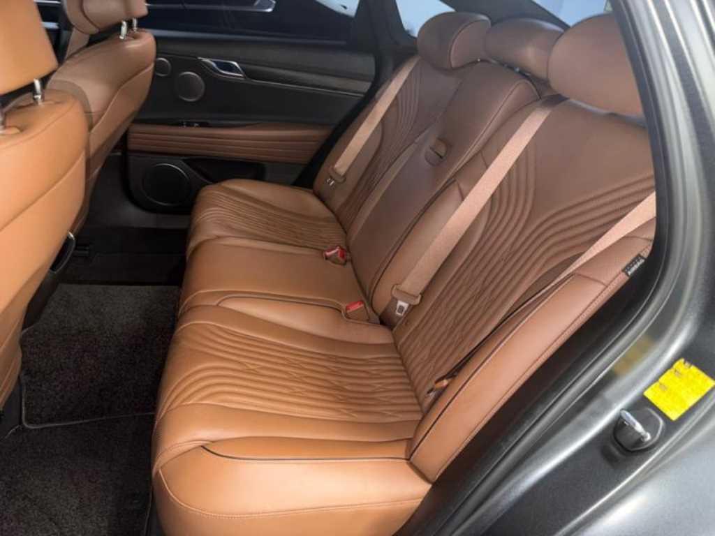 Genesis G80 - Vista 9
