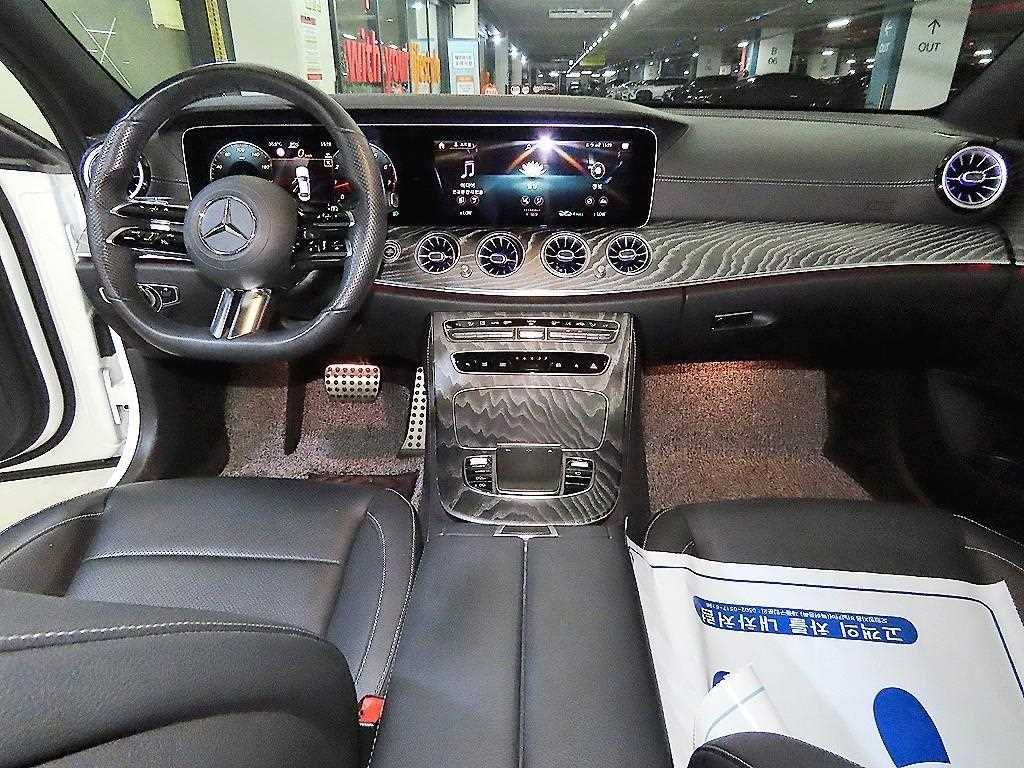 Mercedes Benz E class - Vista 12