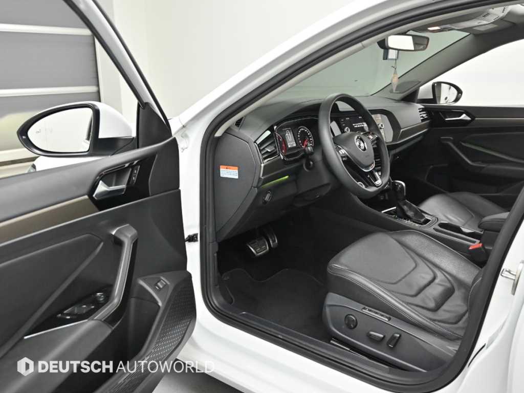 Volkswagen Jetta - Vista 11
