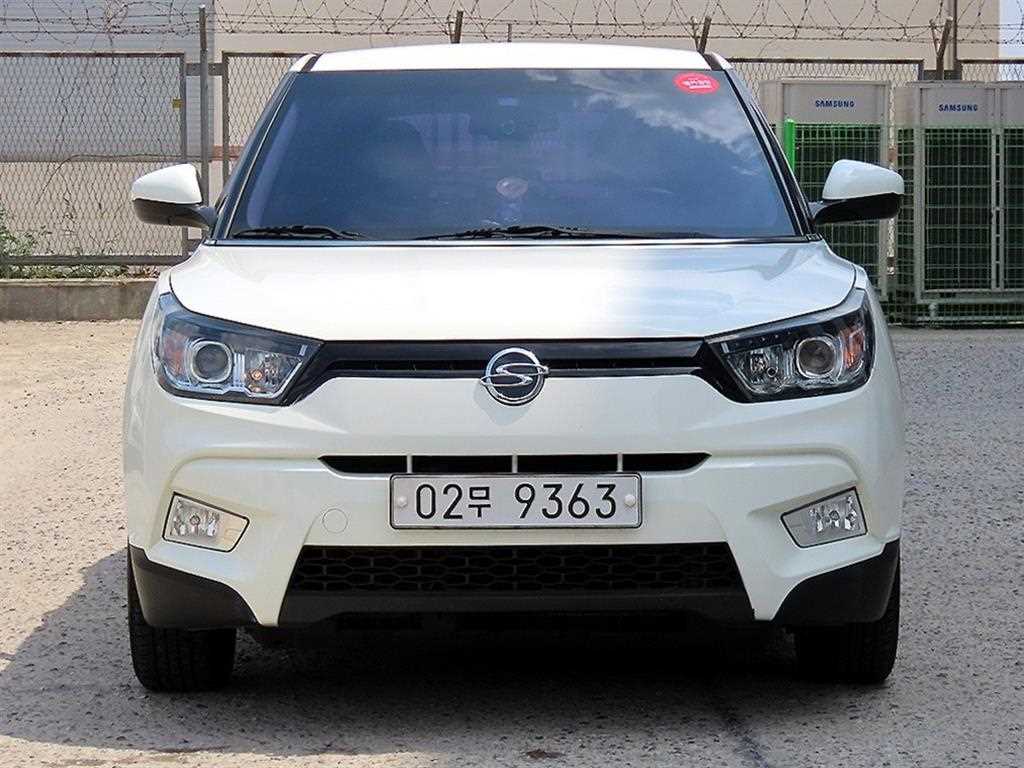 Ssangyong Tivoli 2016 Blanco - Importación desde Corea - HF Imports Iquique - Foto 1