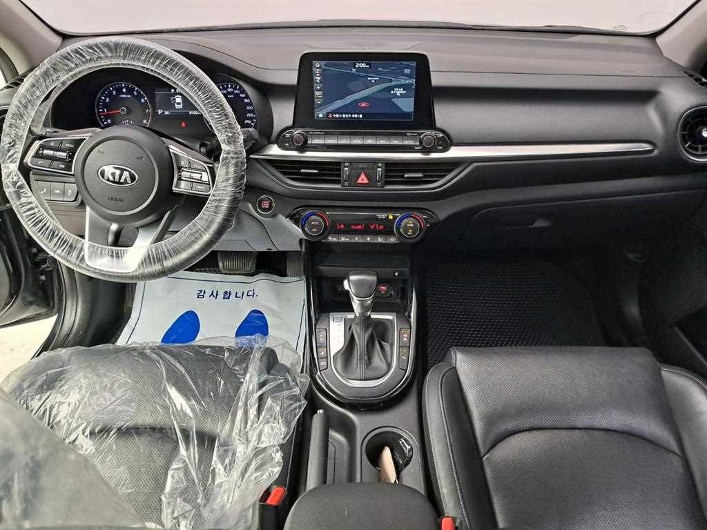 KIA K3 - Vista 8