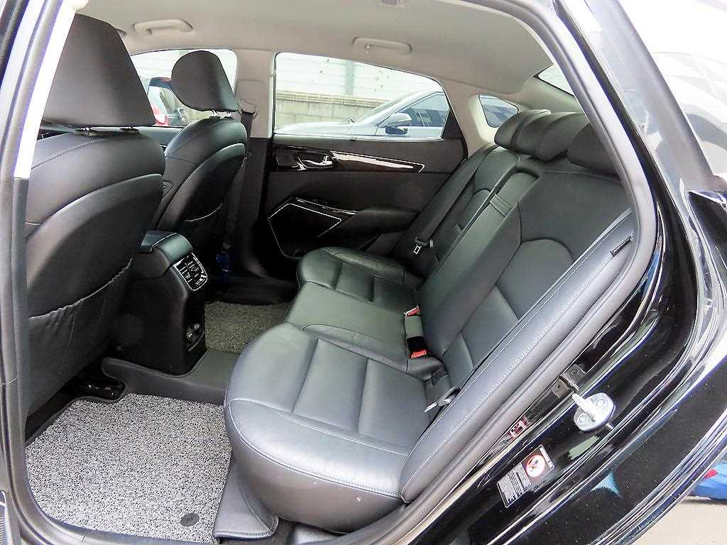 KIA K7 - Vista 8