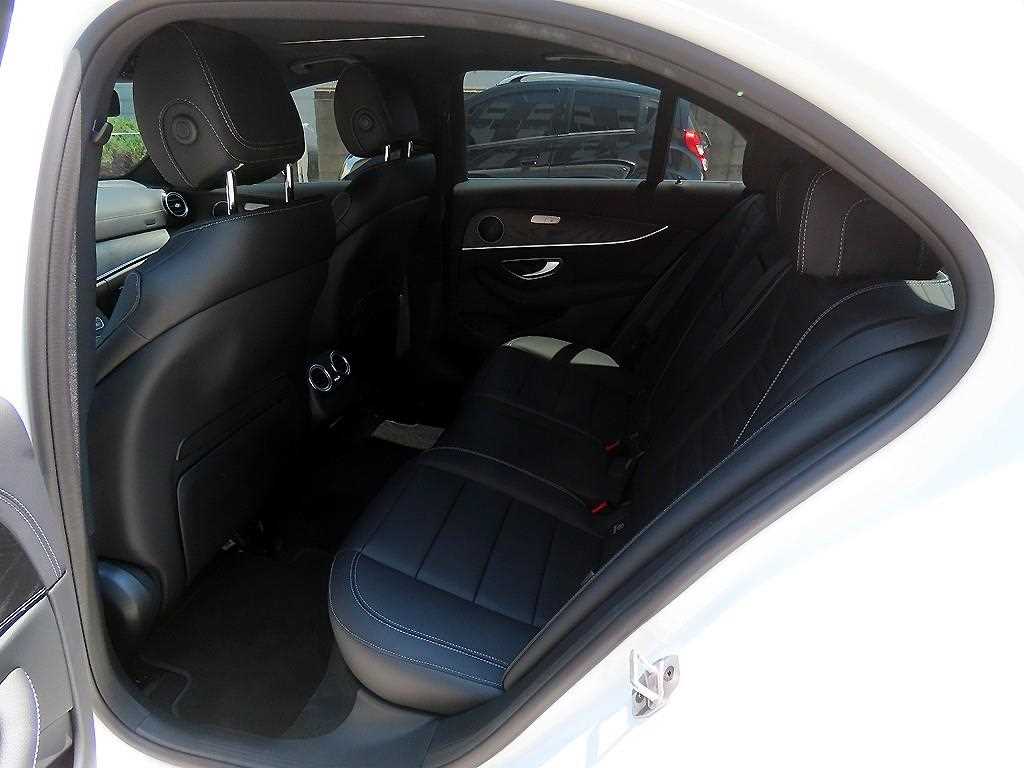 Mercedes Benz E class - Vista 8