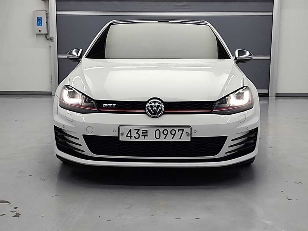 Volkswagen Golf - Vista 2