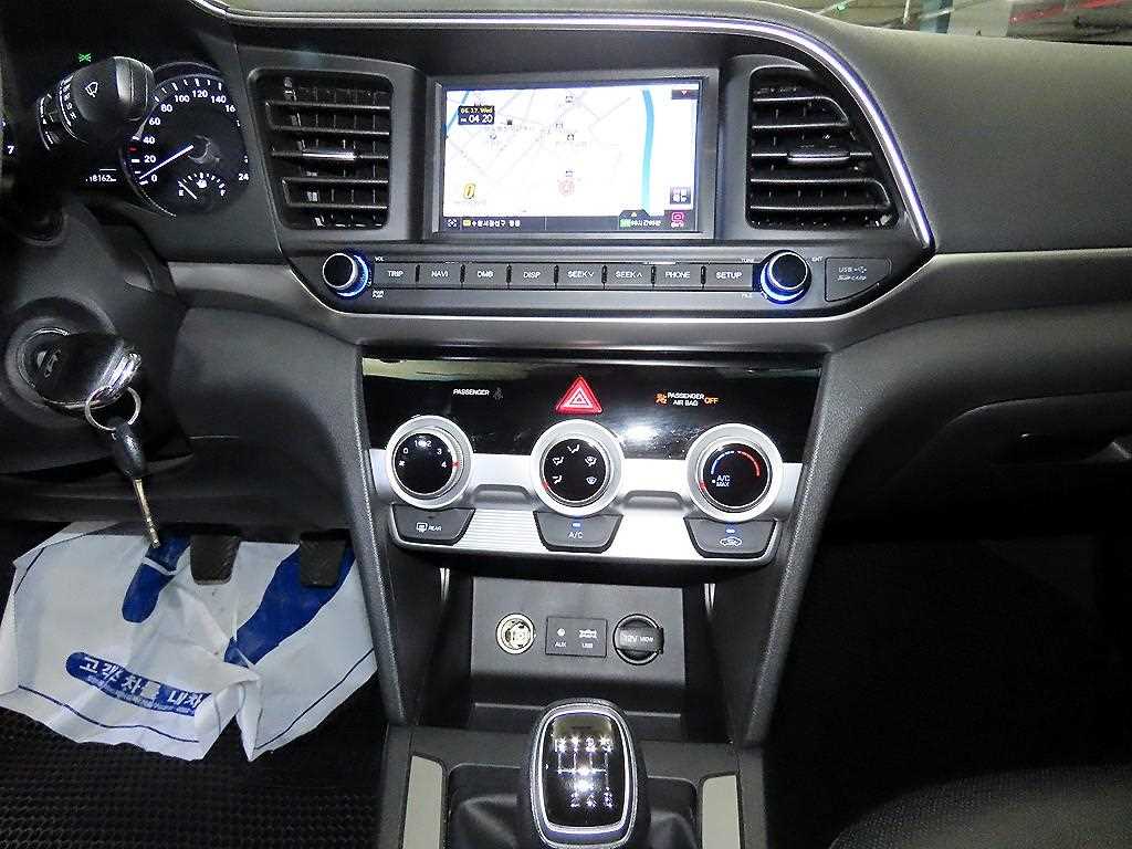 HYUNDAI Avante 2018 Azul - Importación desde Corea - HF Imports Iquique - Foto 13