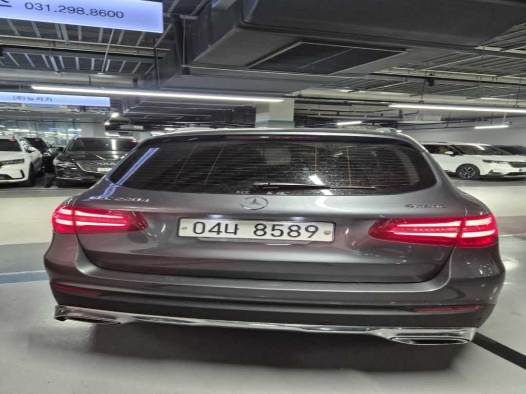 Mercedes Benz GLC Class - Vista 3