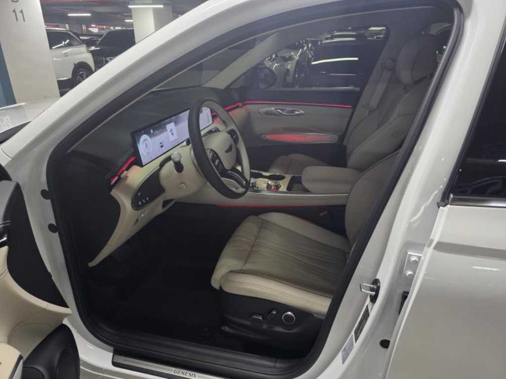 Genesis GV70 - Vista 11