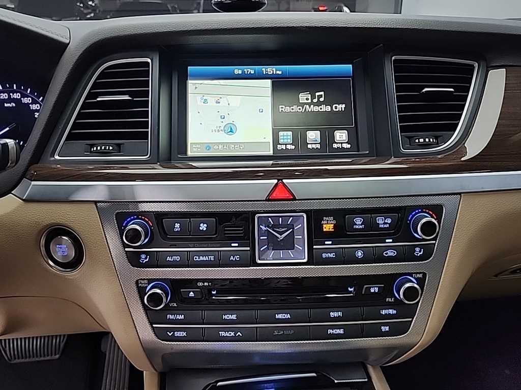 Genesis G80 - Vista 12