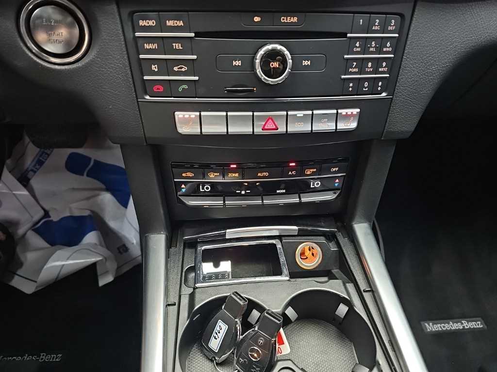 Mercedes Benz E class - Vista 12